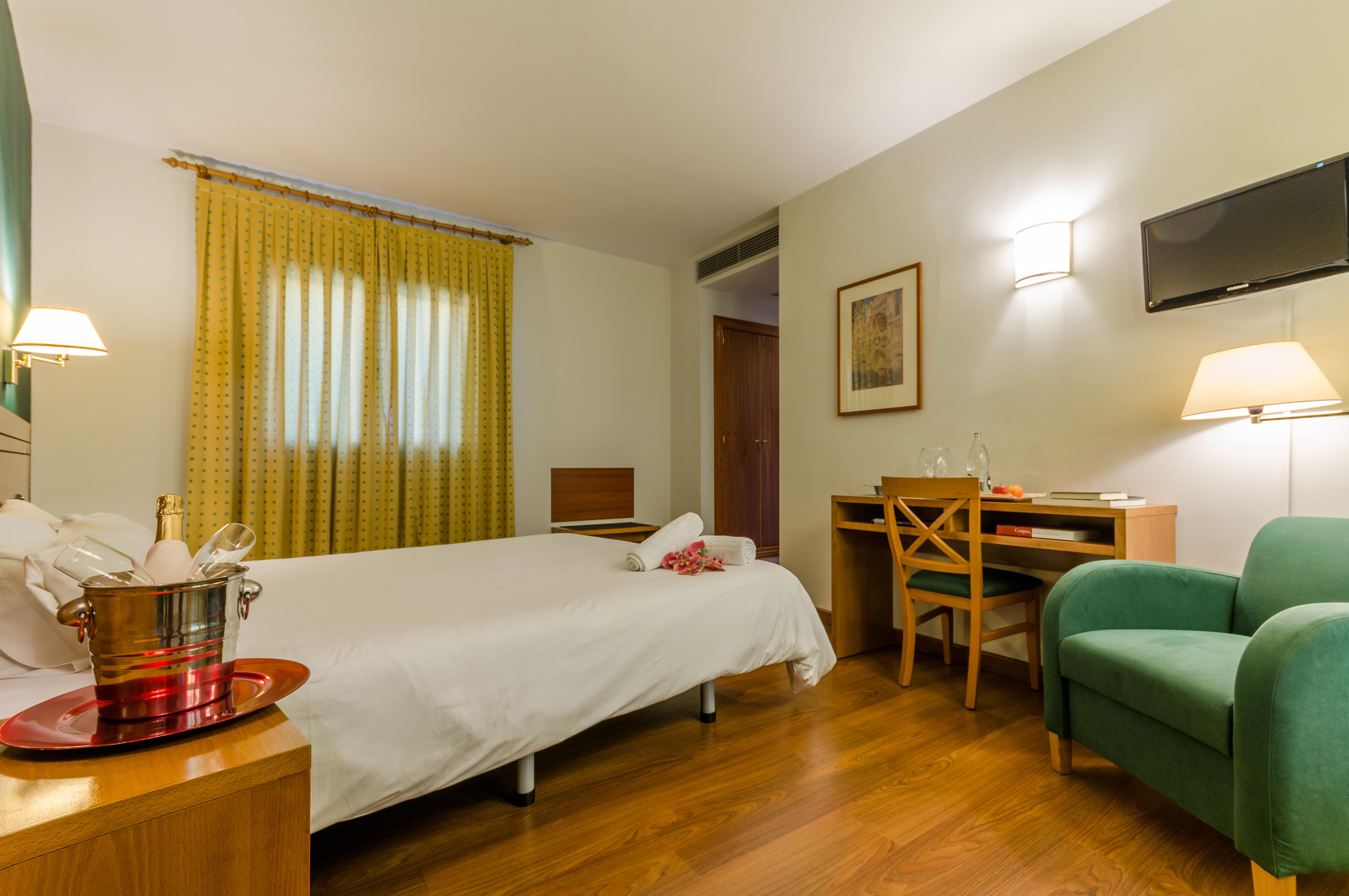 Yit Conquista De Toledo Hotel Szoba fotó